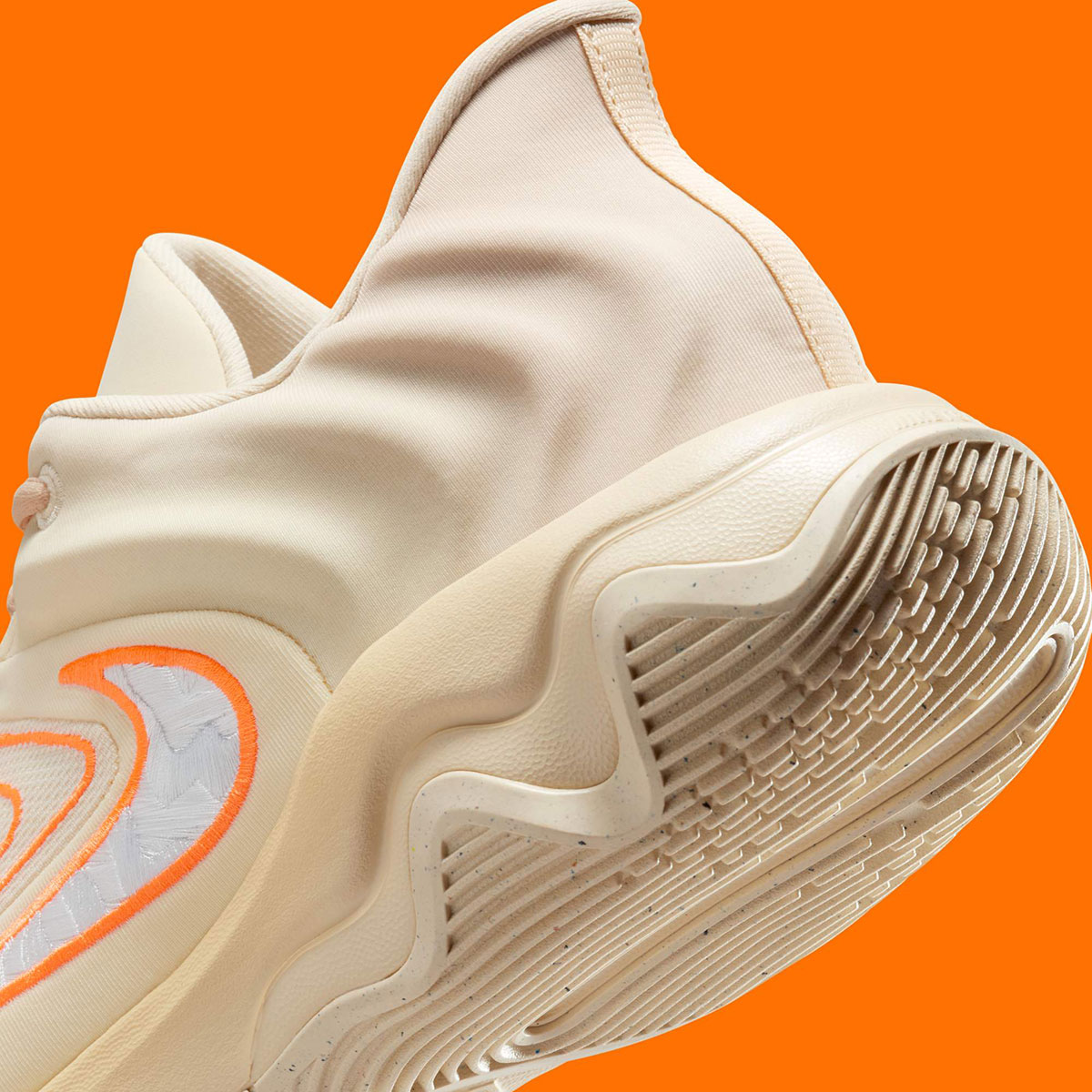Кроссовки Nike Giannis Immortality 4 Светло-хаки, Алебастр, Оранжевый Fq3680 200 4